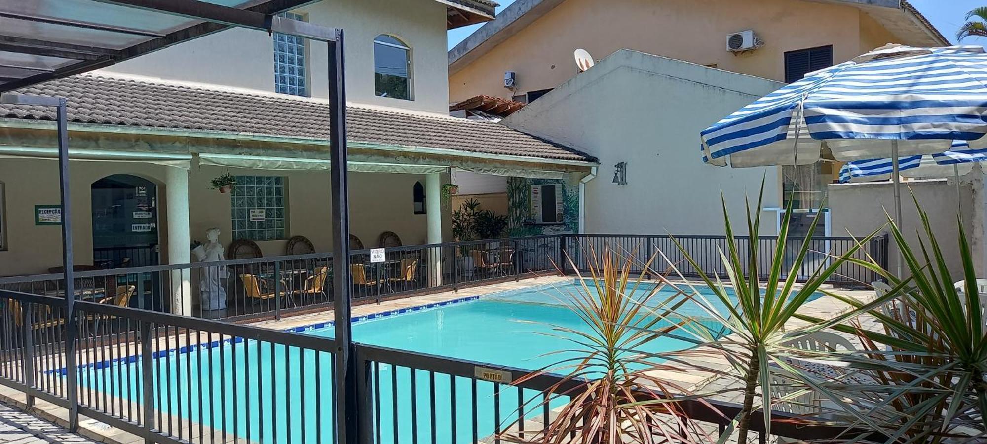 Pousada Parque Suites Estacionamento E Piscina Guaruja Luaran gambar