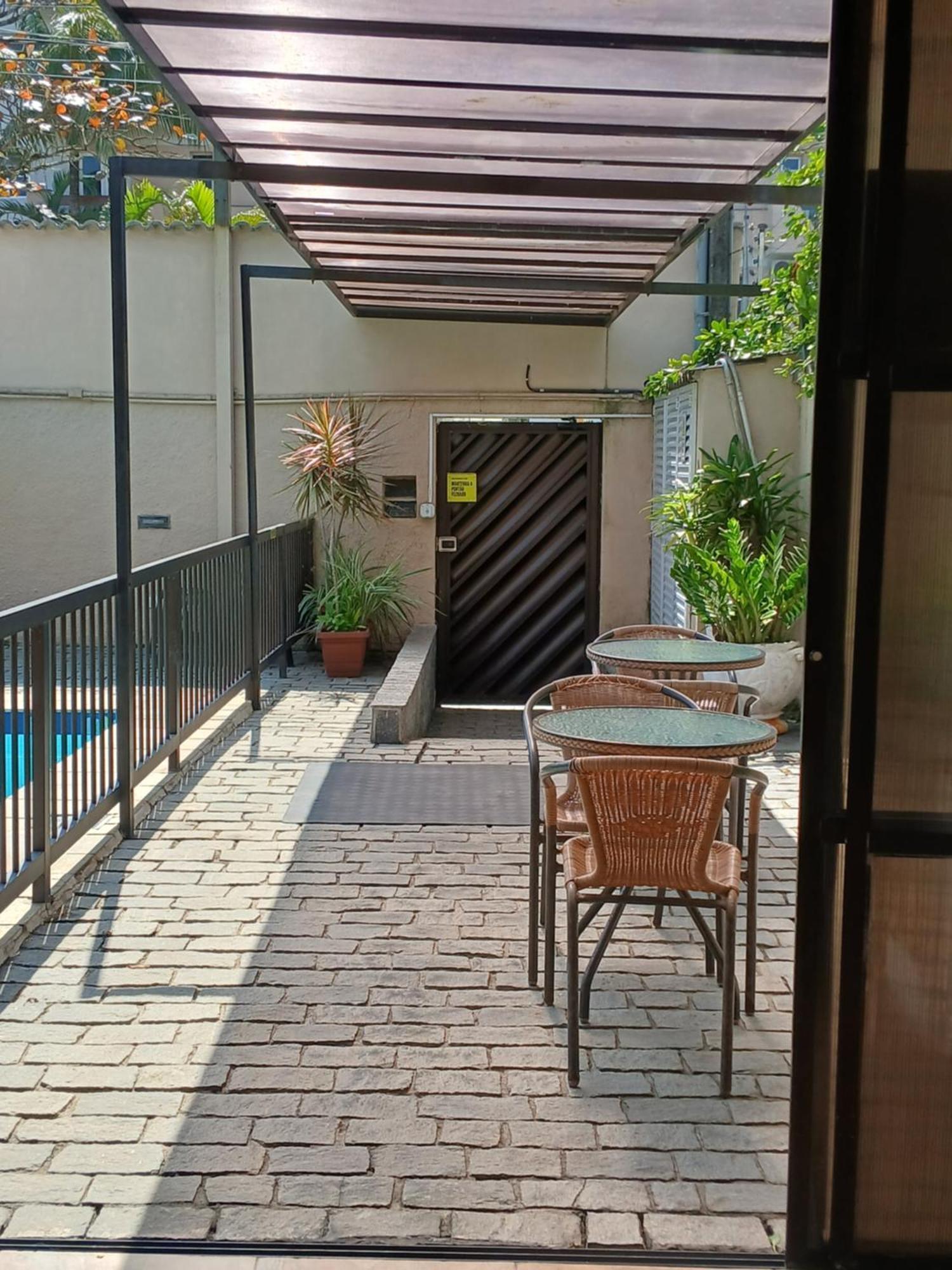 Pousada Parque Suites Estacionamento E Piscina Guaruja Luaran gambar