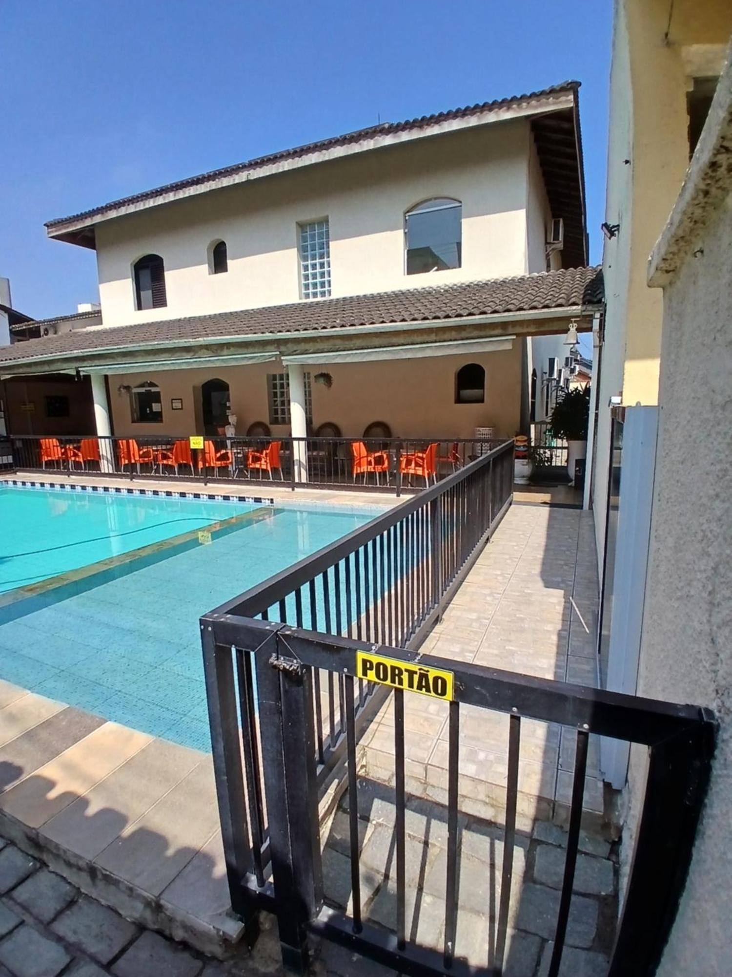 Pousada Parque Suites Estacionamento E Piscina Guaruja Luaran gambar