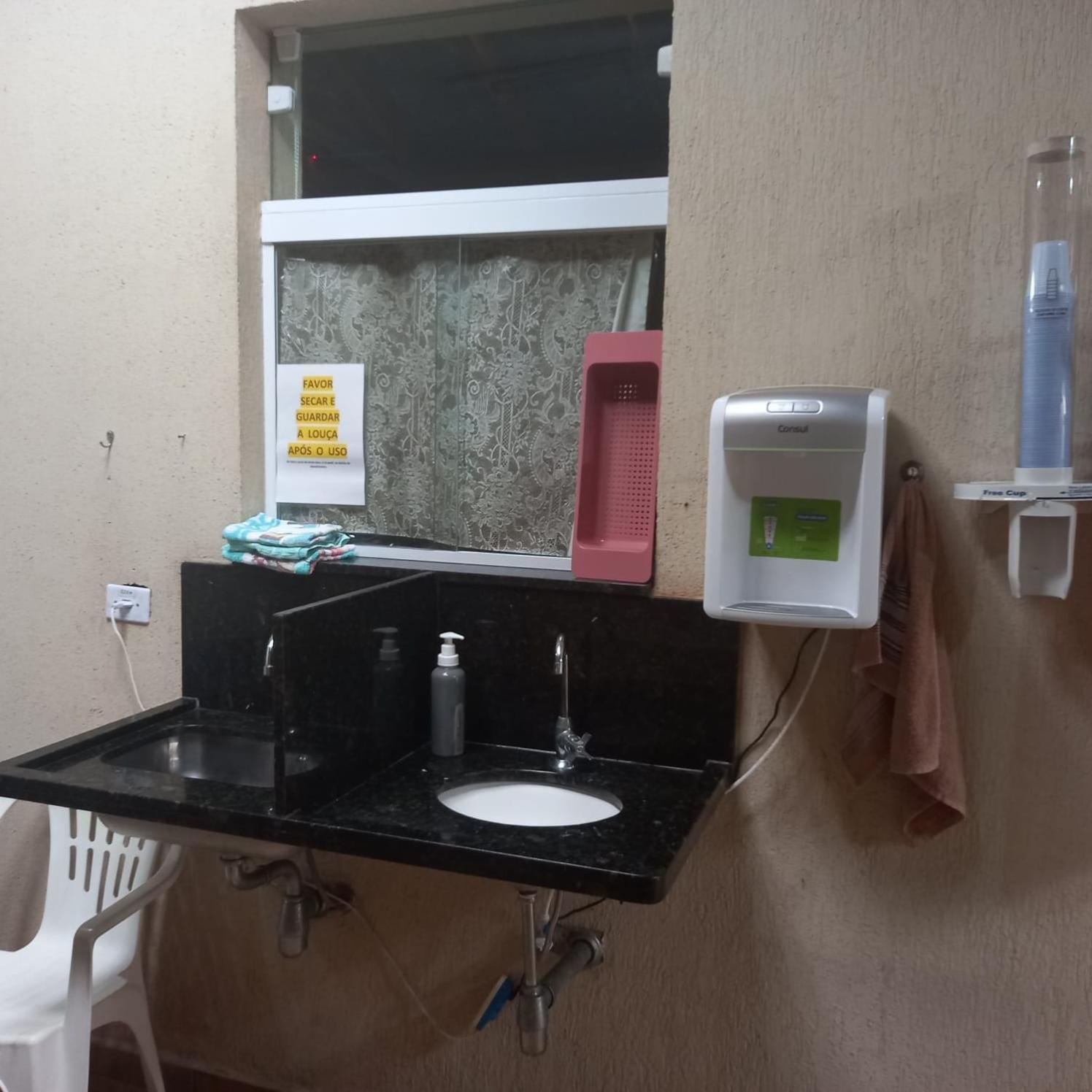 Pousada Parque Suites Estacionamento E Piscina Guaruja Luaran gambar