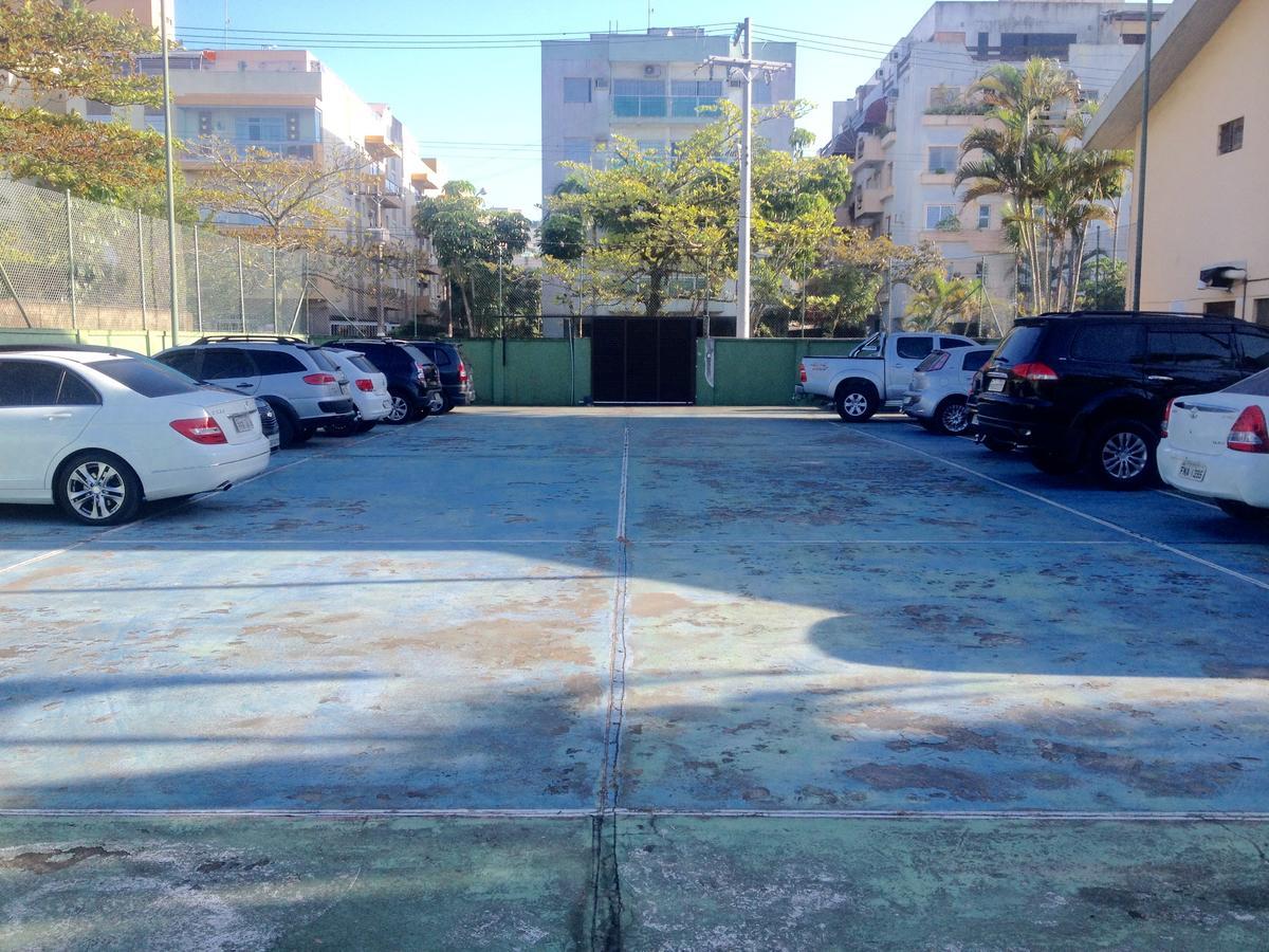 Pousada Parque Suites Estacionamento E Piscina Guaruja Luaran gambar